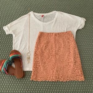 Coral colored lace skirt - beautiful!! 🖤🖤